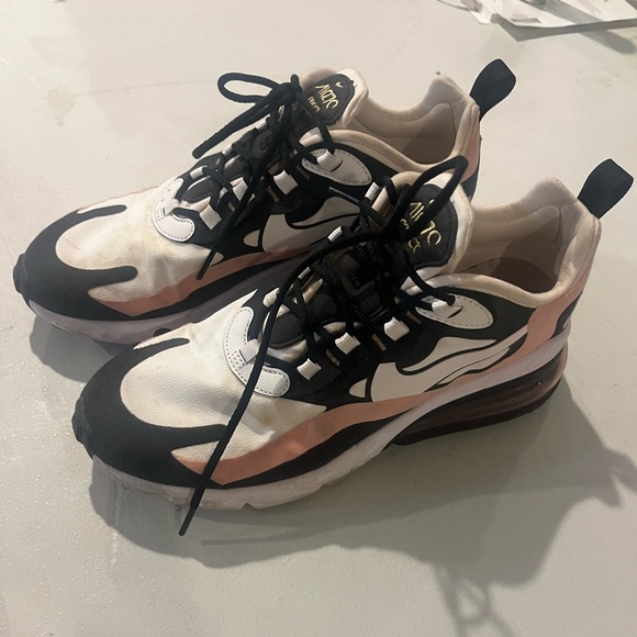 Nike Air Max 270 React
Black White Bleached Coral - Picture 3 of 4